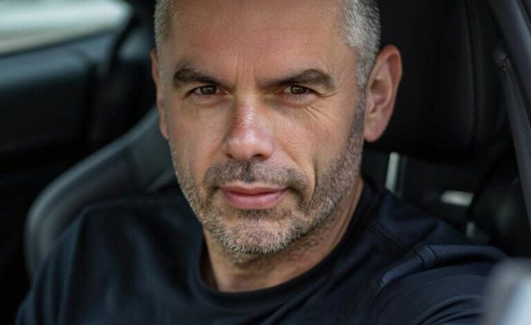 Komentáre Jaroslava Kmeťa